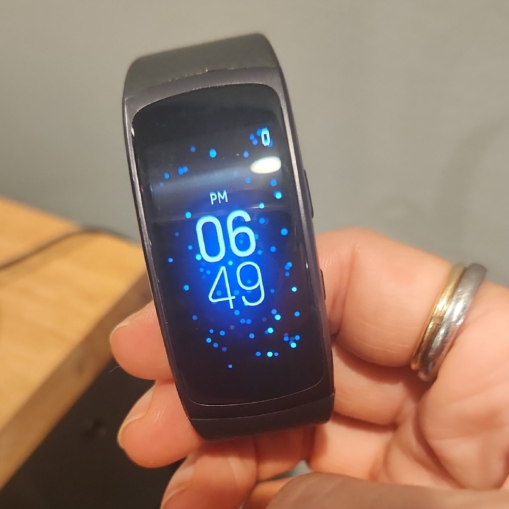 Samsung Black Gear Fit2 Large Band Smartwatch with Curved AMOLED Display